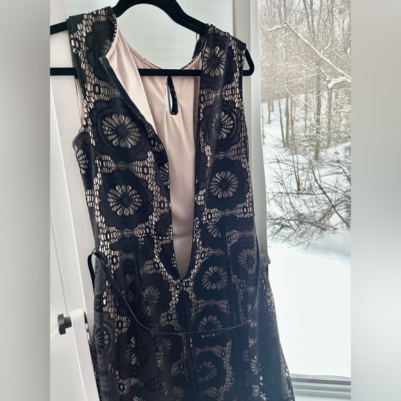 London Times Black Lace Dress! - Picture 2 of 3